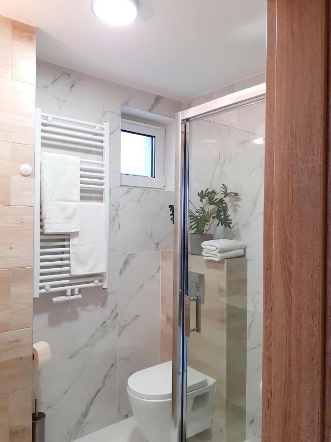 Willa Na Bielanach Apartment Bielany Wroclawskie Ngoại thất bức ảnh