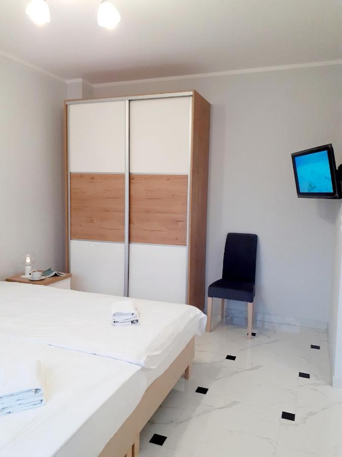 Willa Na Bielanach Apartment Bielany Wroclawskie Ngoại thất bức ảnh