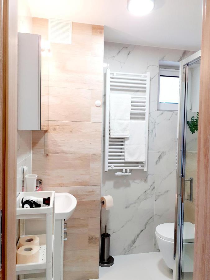 Willa Na Bielanach Apartment Bielany Wroclawskie Ngoại thất bức ảnh