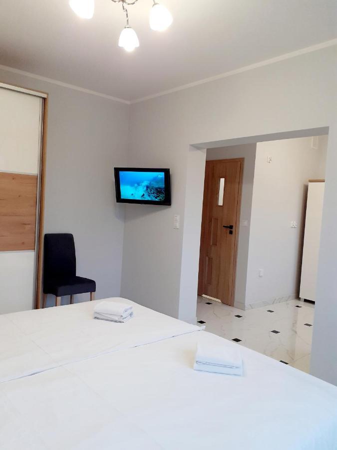 Willa Na Bielanach Apartment Bielany Wroclawskie Ngoại thất bức ảnh